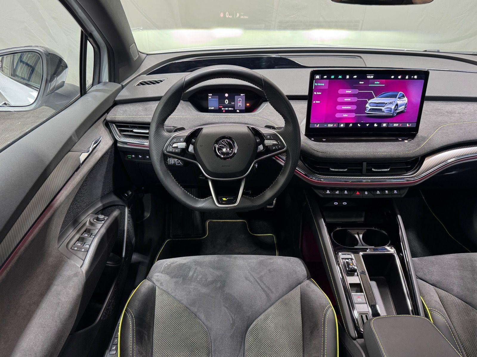 Skoda Enyaq Coupé RS | MATRIX NAVI PANO AHK HUD DCC