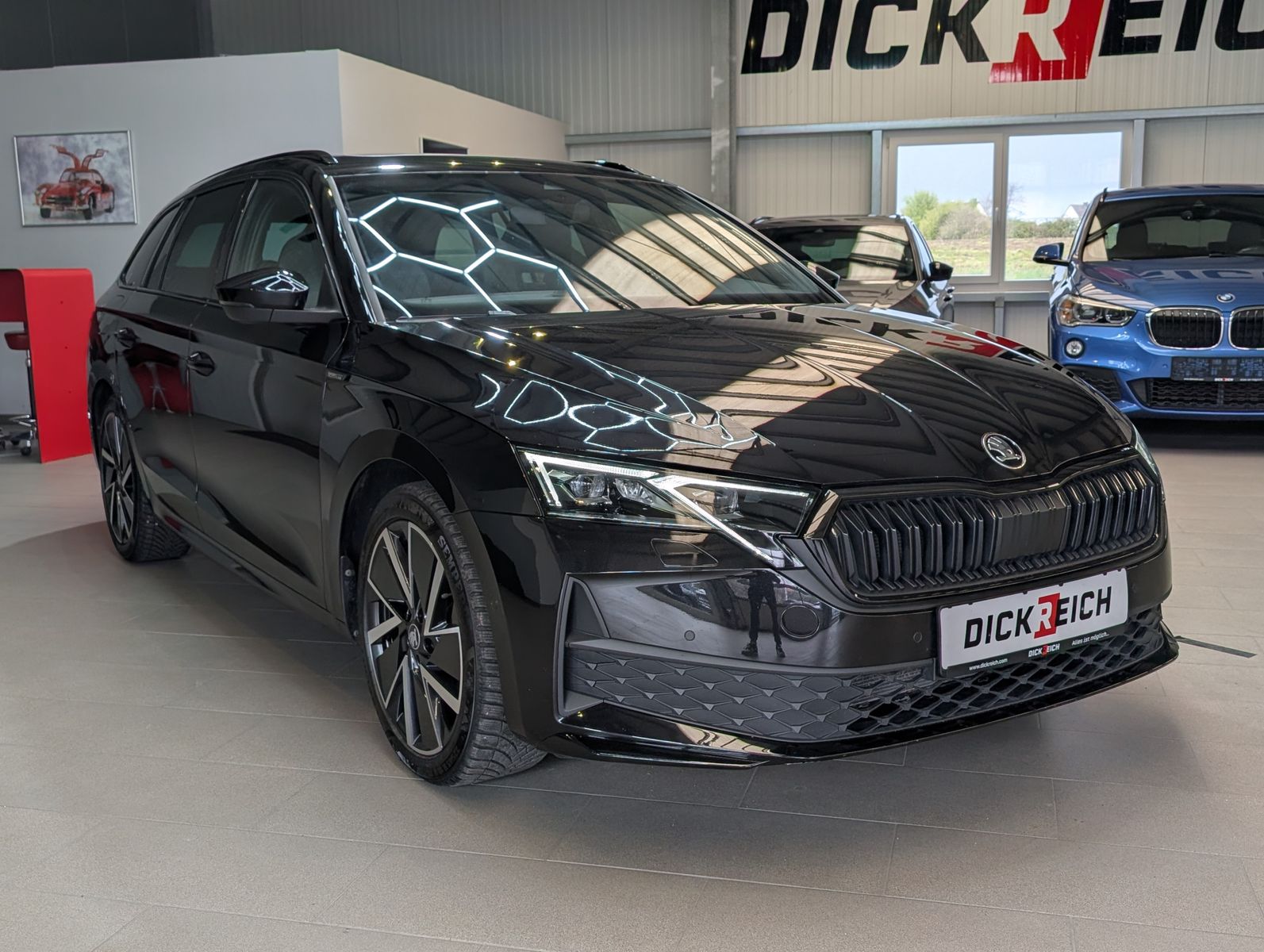 Fahrzeugabbildung SKODA Octavia 1.5 TSI Sportline Pano Matrix AHK 5J.Gar