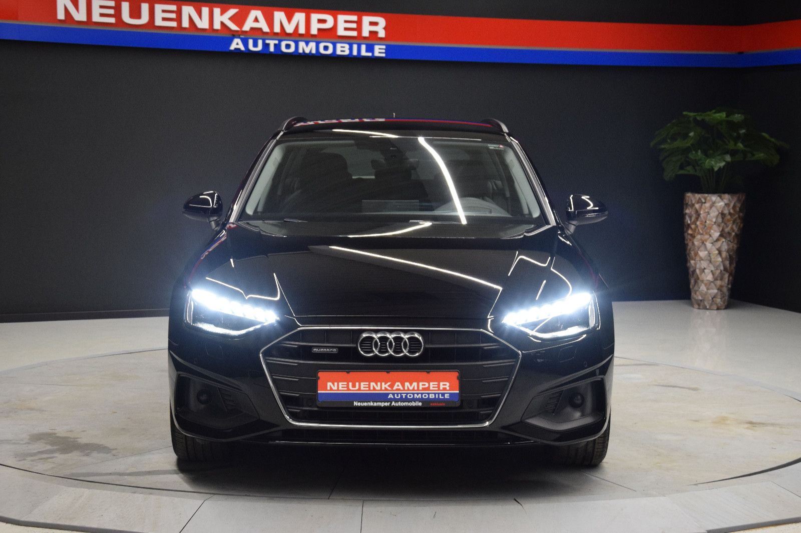 Fahrzeugabbildung Audi A4 Avant 40 TDI quattro B&O HuD Sitzbelü. ACC