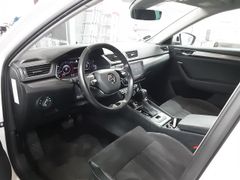 Fahrzeugabbildung Skoda Superb Combi Style 4x4 Navi LED ACC RFK AHK Virt