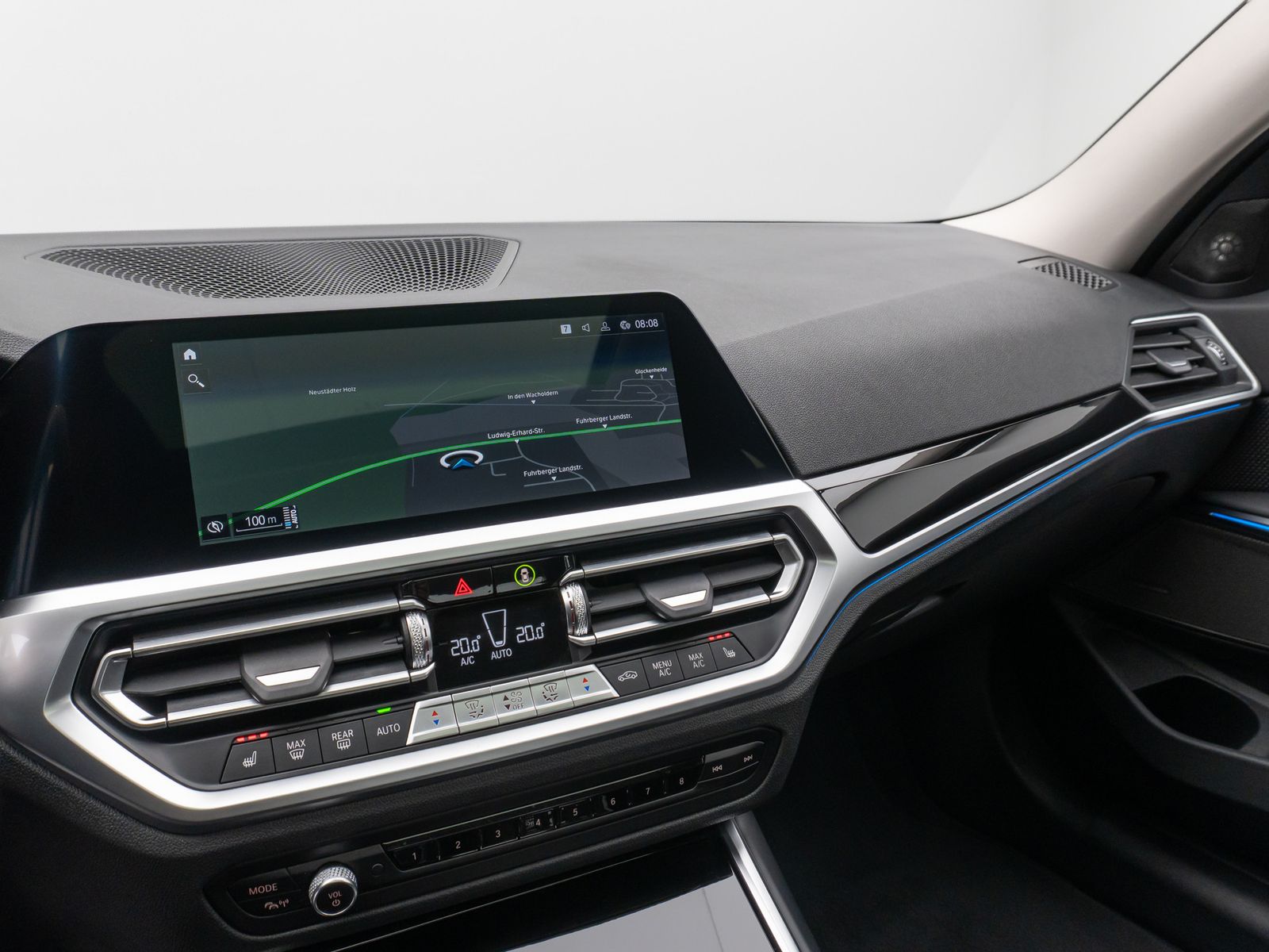 Fahrzeugabbildung BMW 330e  Laser Glasdach HUD H/K Stop&Go AHK Komfort