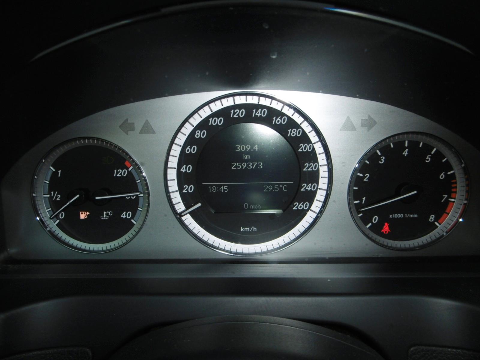Mercedes-Benz C200 2008 — photo 18