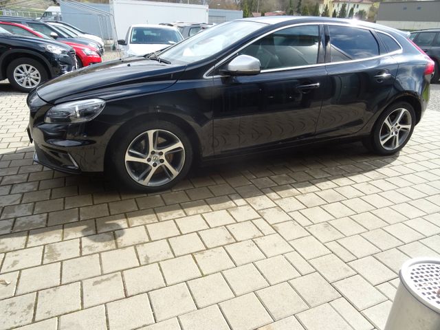 Volvo V40 D4 Momentum