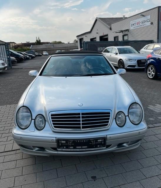 Mercedes-Benz CLK 320