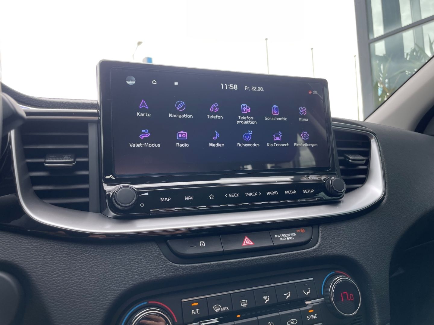 Fahrzeugabbildung Kia Ceed_sw Spirit TotWinkAss Kamera SHZ vo/hi LED