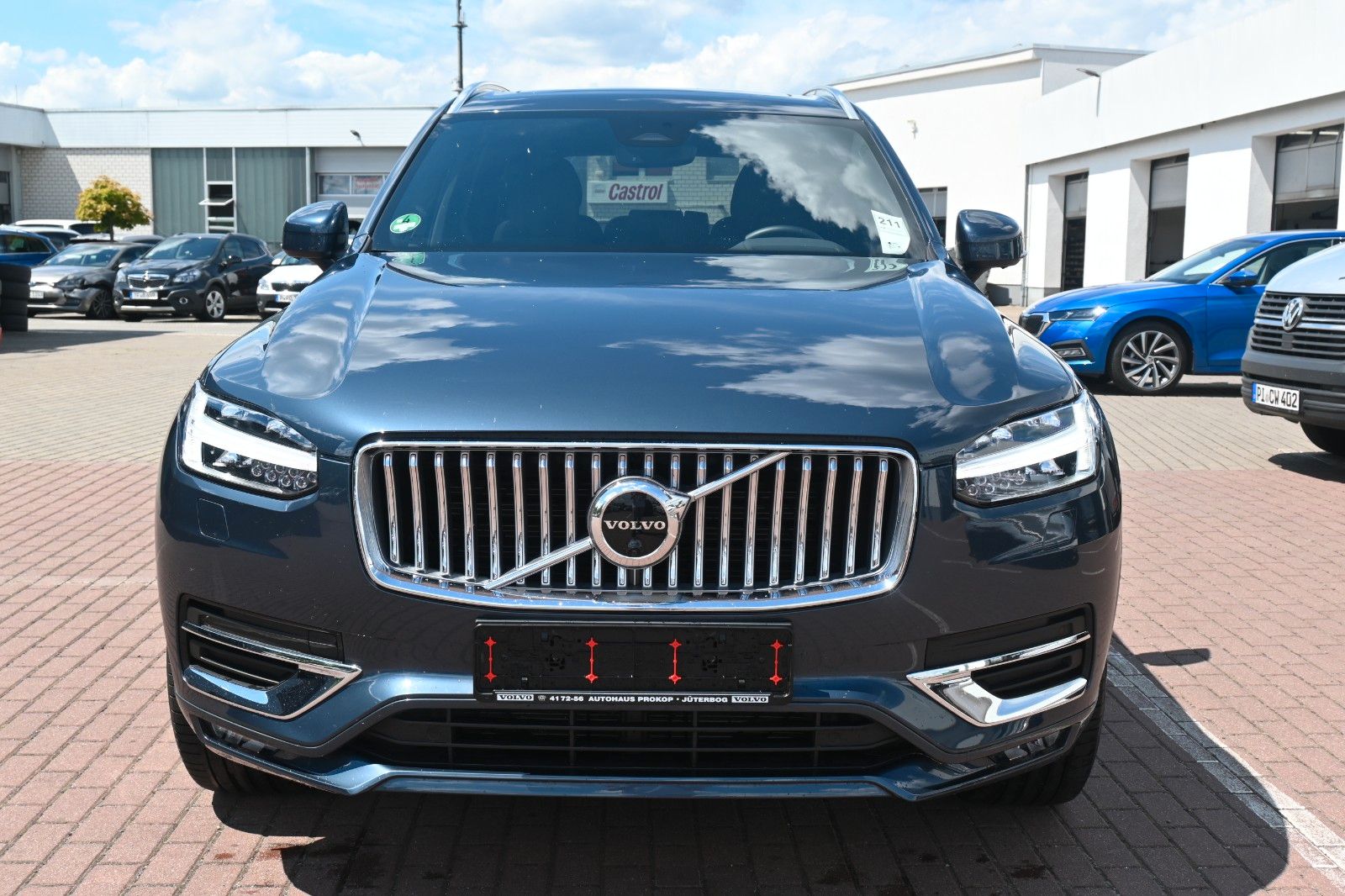 Fahrzeugabbildung Volvo XC90 B5 PlusBright*360*H/K*STHZ*LUFT*AHK*7S*PANO