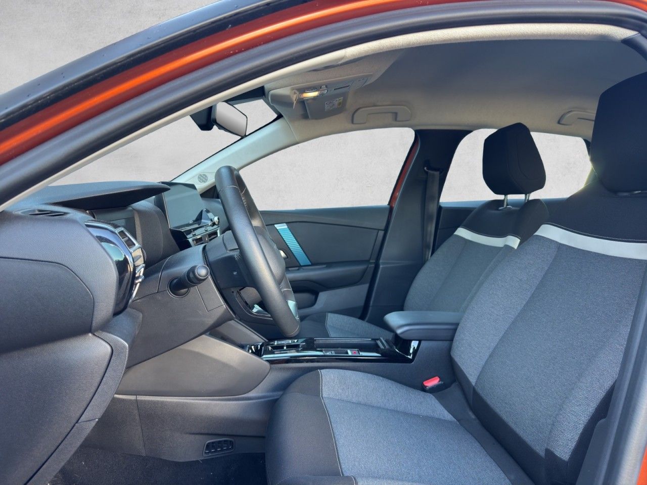 Fahrzeugabbildung Citroën C4 Lim. ë- Feel