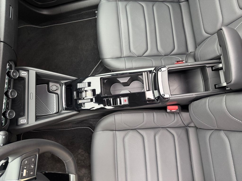 Fahrzeugabbildung Citroën C4 X PureTech 130 Stop&Start EAT8 MAX