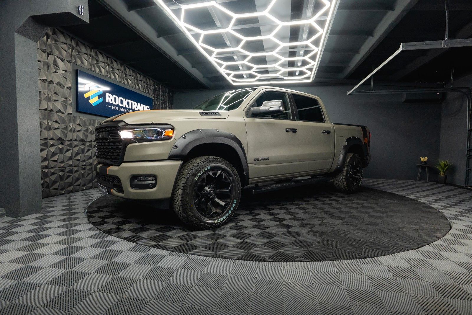 Fahrzeugabbildung Dodge RAM 3.0 MY 25 TWIN TURBO Offroad RAPTOR ACC 19%