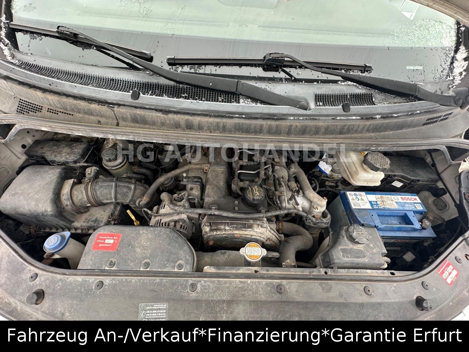 Hyundai H-1 Kasten 8-fach bereift