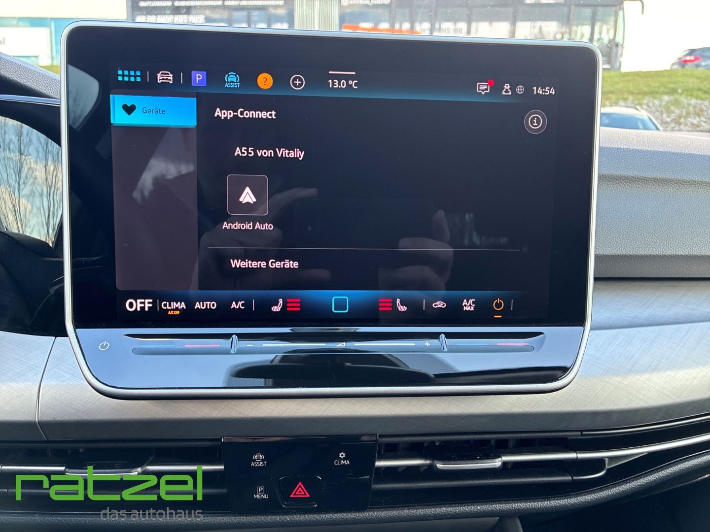 Fahrzeugabbildung Volkswagen Golf Variant Life 1.5 TSI Digitales Cockpit LED