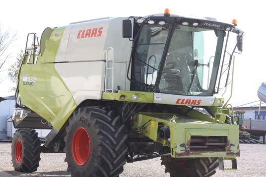 Claas Tucano 430 Getreidemaschine Allrad