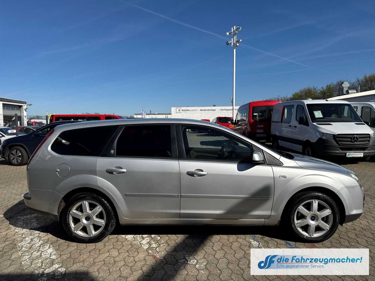 Fahrzeugabbildung Ford Focus Turnier Ghia Xenon Klimaautom *EXPORT