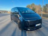 Hyundai STARIA 2.2 CRDi Premium 7-Sitzer Auto 4WD - Hyundai STARIA: Von Privat