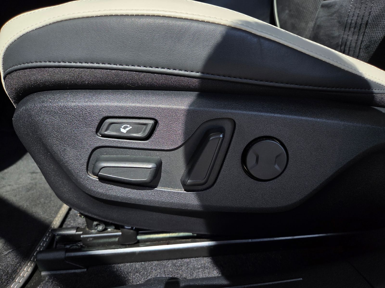 Fahrzeugabbildung Kia EV6 GT-Line 77,4 kWh 2WD WP MERIDIAN HUD 360°