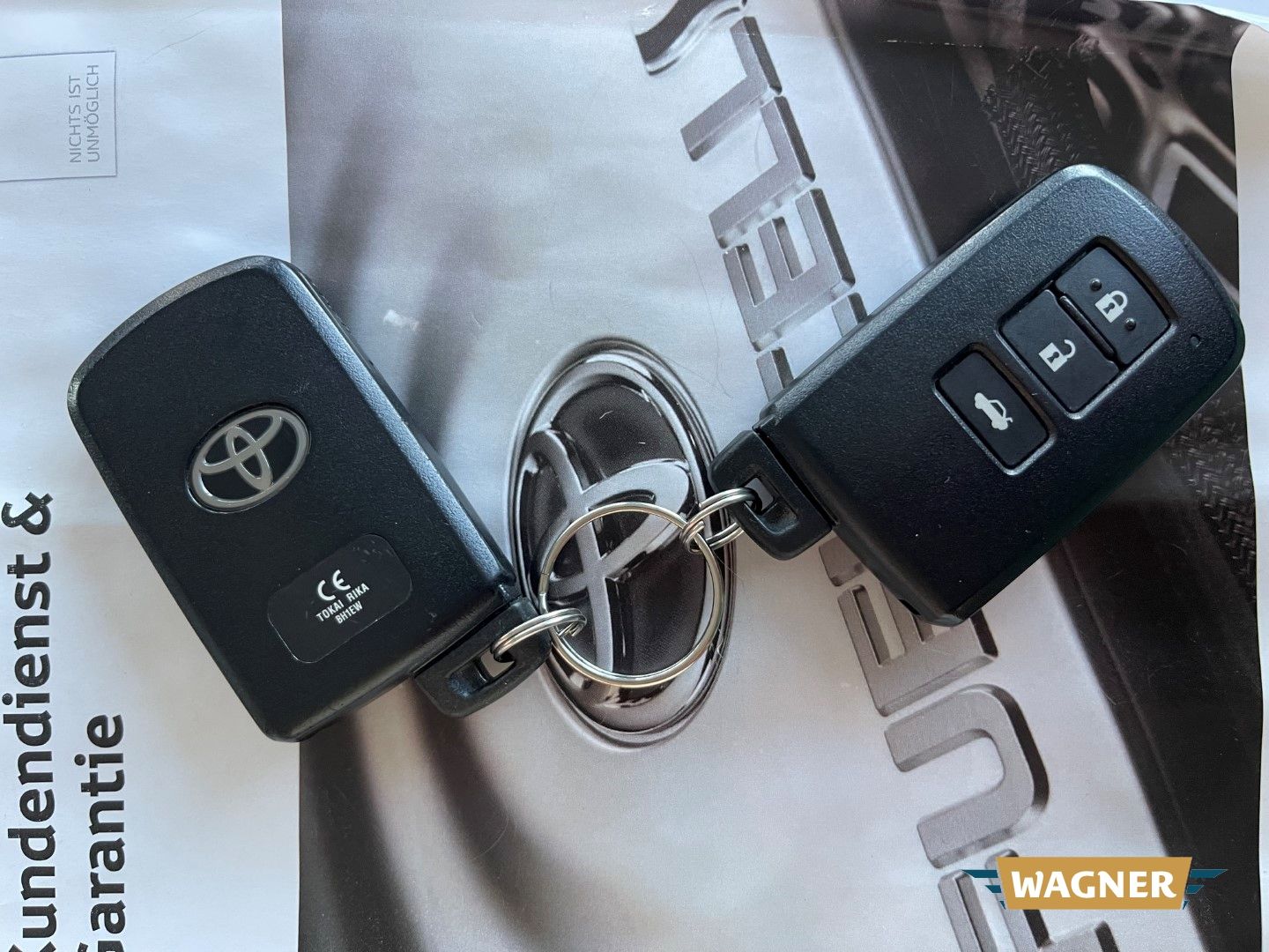 Fahrzeugabbildung Toyota Mirai FuelCell Wasserstoff Automatik Leder