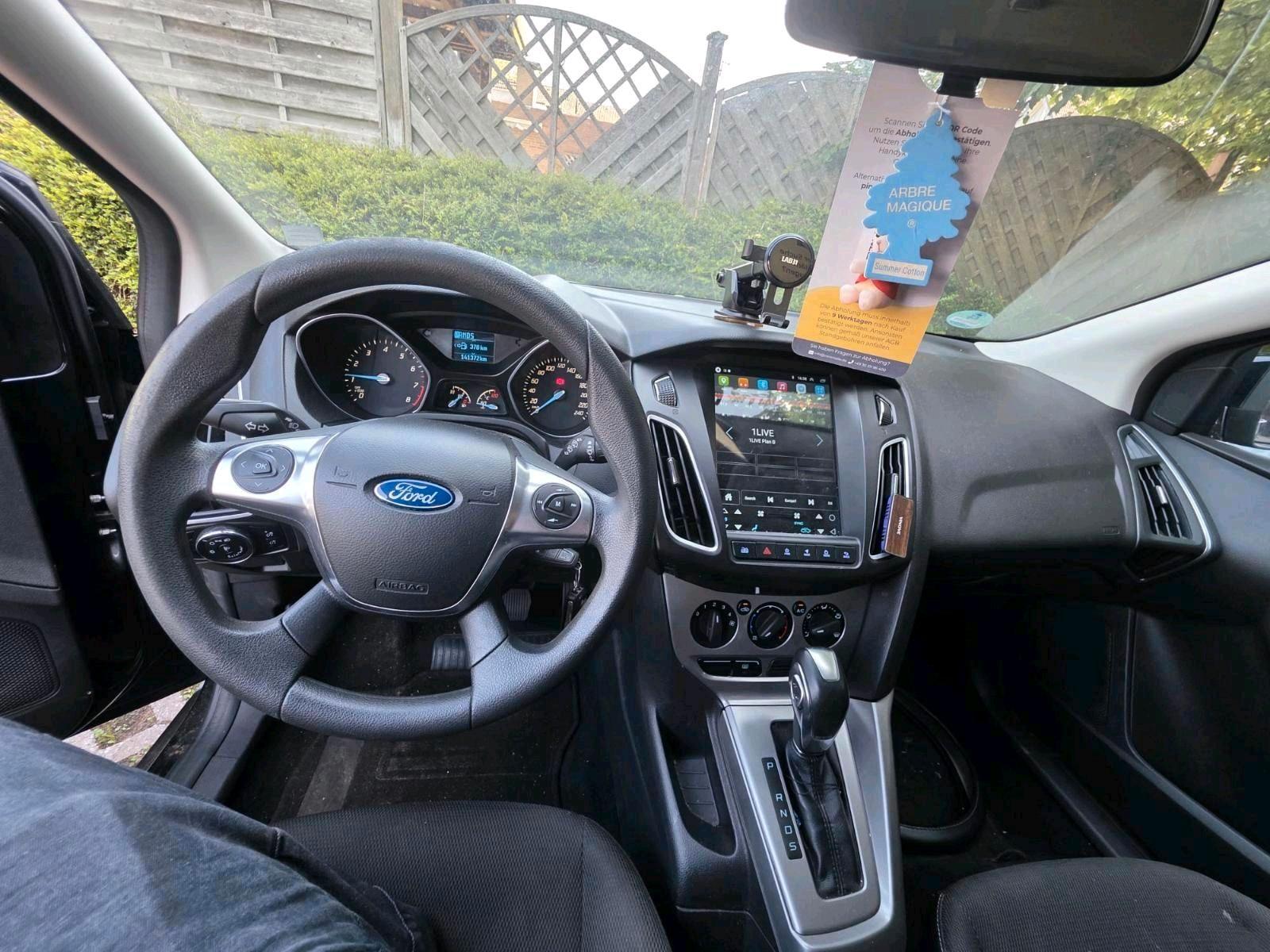 Ford Focus 2013 — rear view