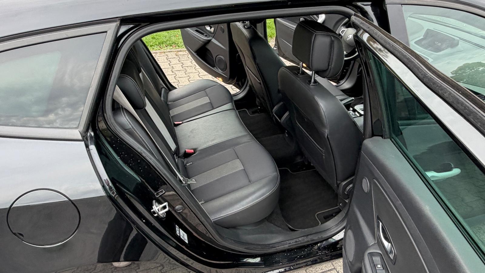 Renault Megane 2011 — photo 9