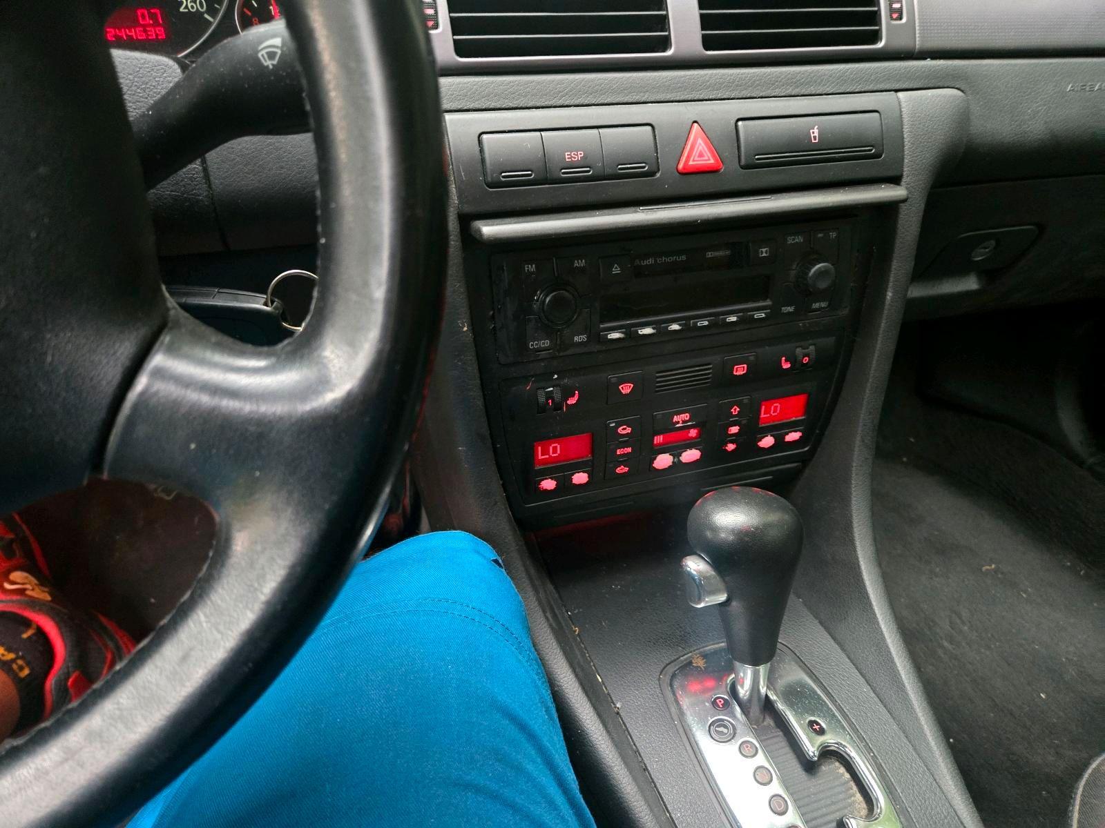 Audi A6 2004 — photo 12