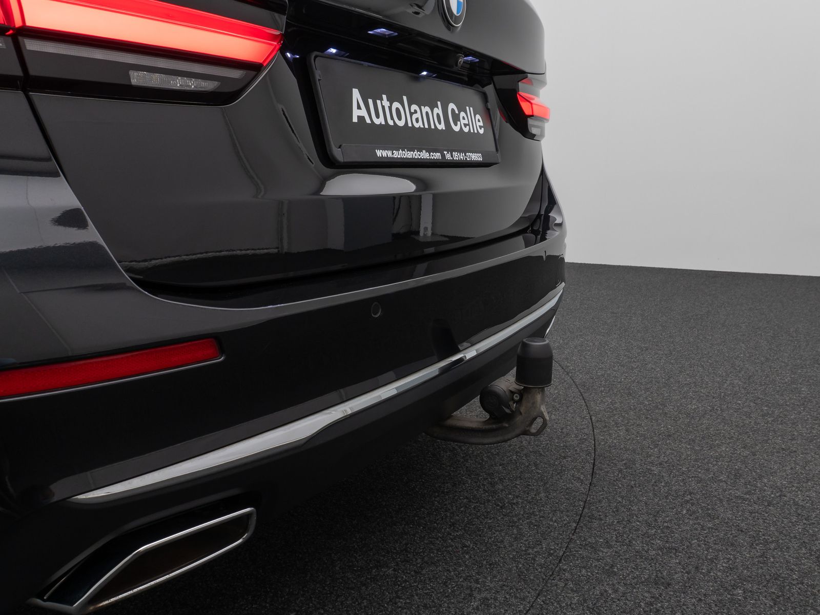 Fahrzeugabbildung BMW 530d LuxuryLine Panorama Kamera HiFi AHK Komfort