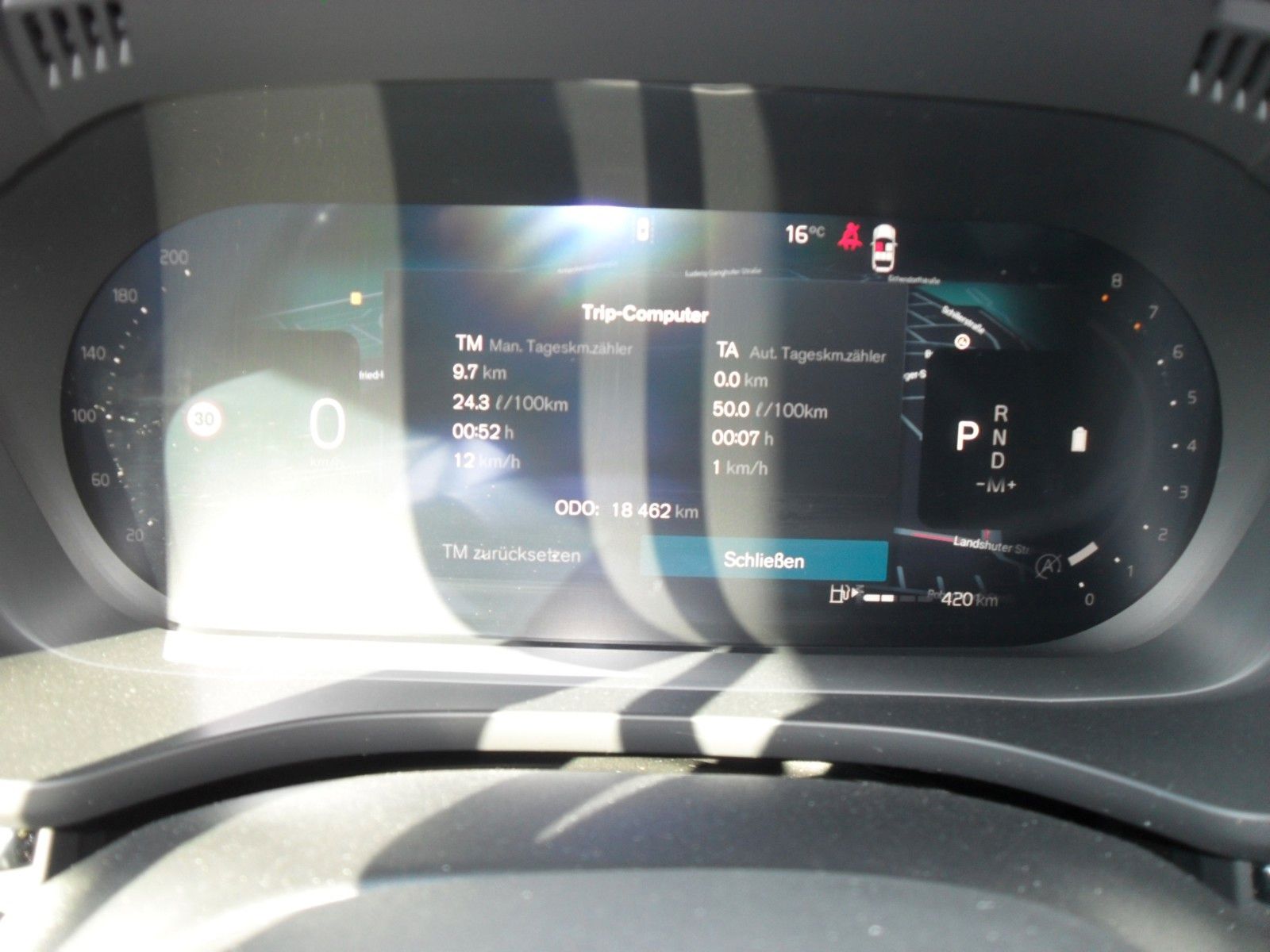Fahrzeugabbildung Volvo XC 60 B5 Plus Black Edition AWD | Luftfederung