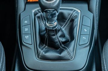 Fahrzeugabbildung Ford Focus Titanium 1.0 EcoBoost |PARKPILOT|NAVI|B&O