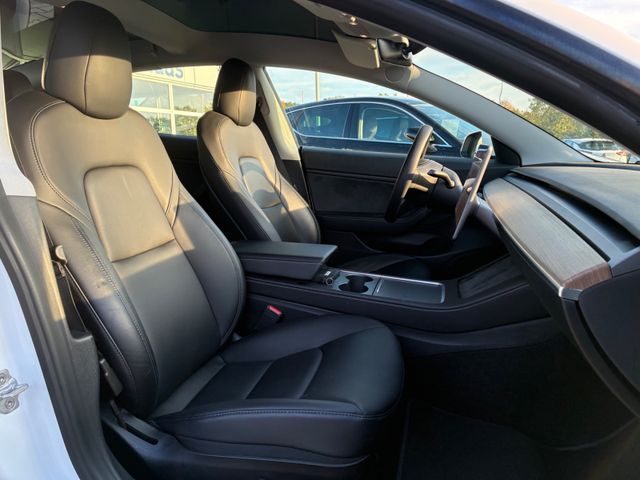 Fahrzeugabbildung Tesla Model 3 Long Range Dual AWD -Anhängerkupplung-