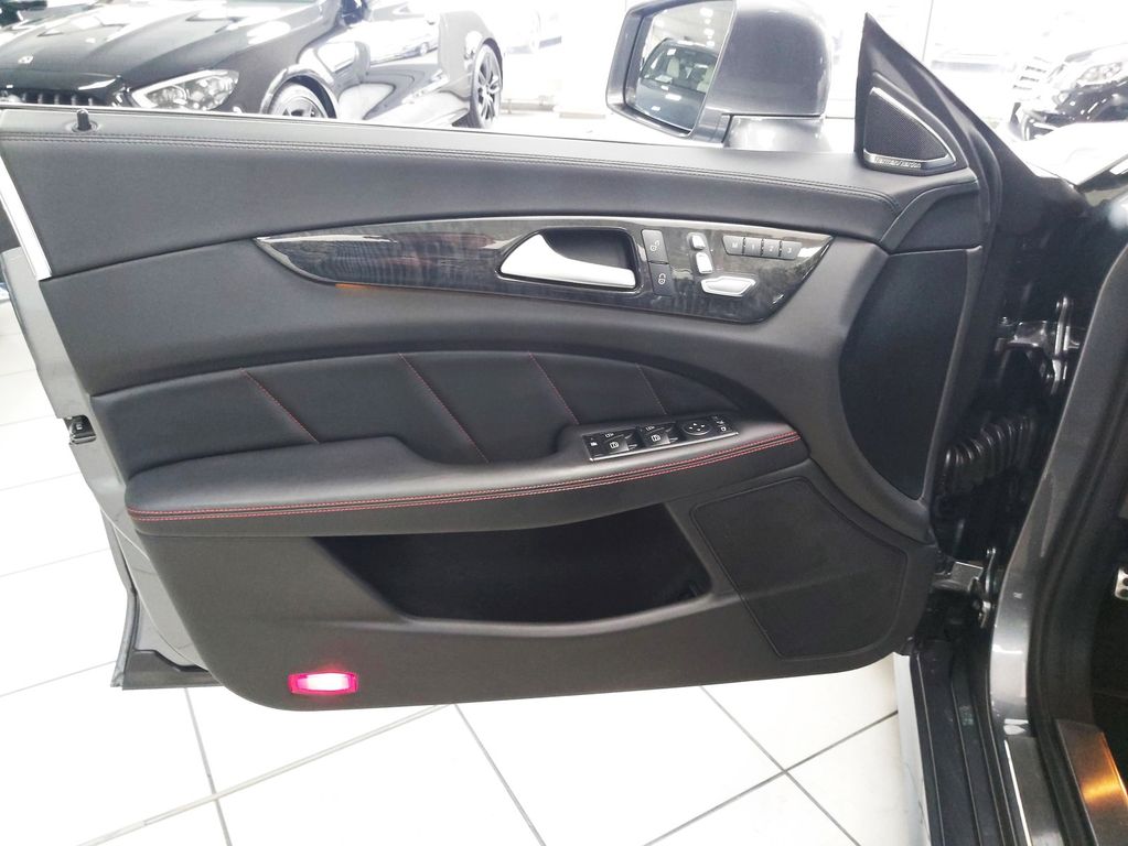 Mercedes-Benz CLS 500 Coupe 4M AMG MEMORY AIRM DISTR 116 T NP