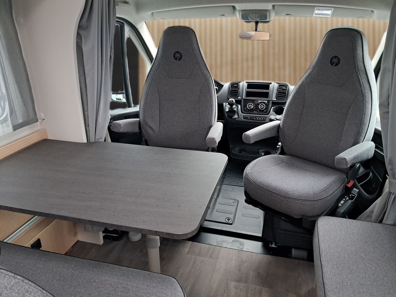 Fahrzeugabbildung Sunlight T 67 , Basic Paket, 156LKühlschr