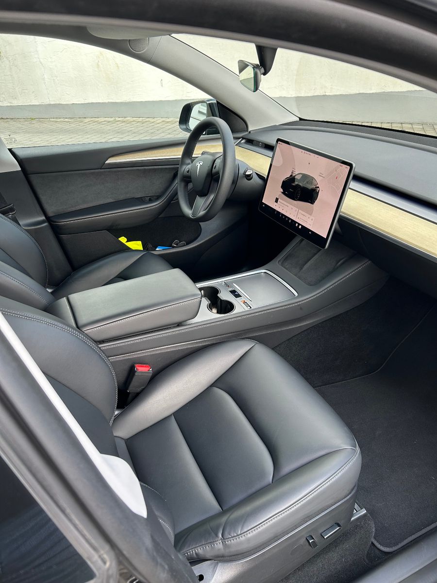 Tesla Model Y Hinterradantrieb RWD  foto 8