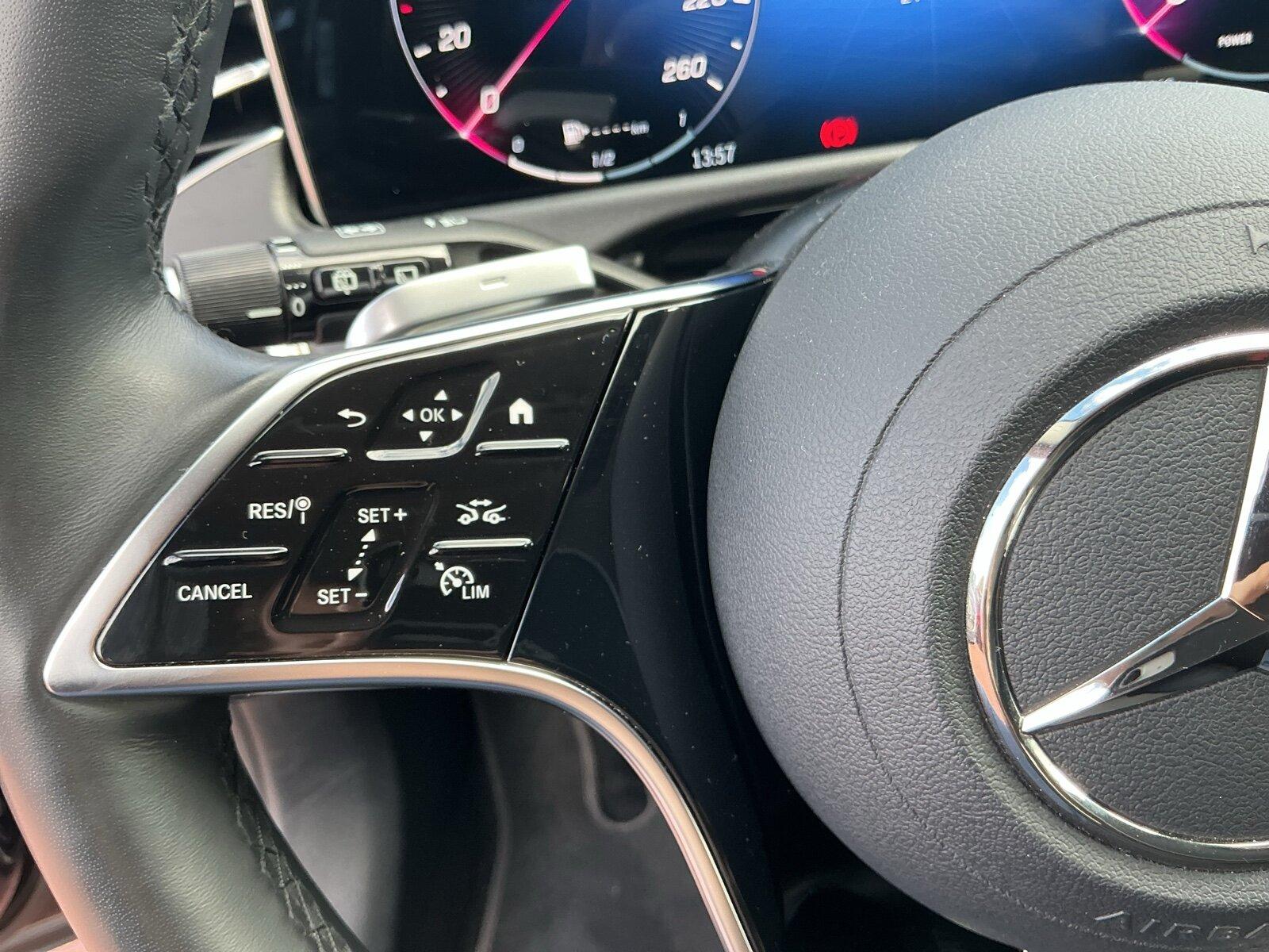 Mercedes-Benz E 220 d T AVANTGARDE RüCam Distro AHK LED Totwin
