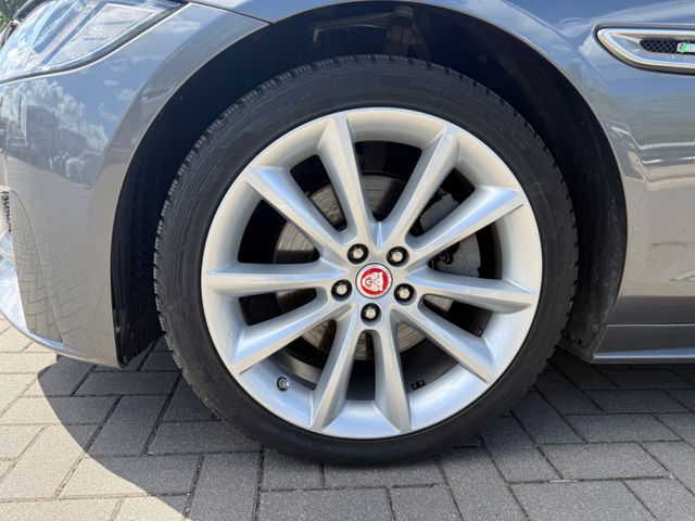 Jaguar XF R-Sport