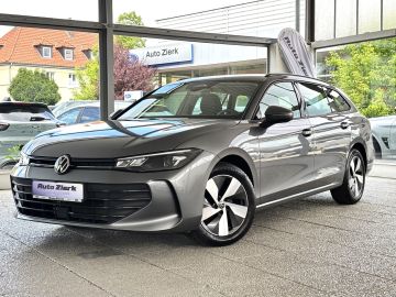Volkswagen Passat - 1