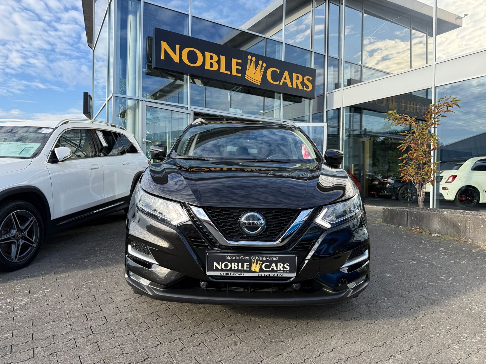 Fahrzeugabbildung Nissan Qashqai 1.3 DIG-T DCT ZAMA PANO NAV SHZ