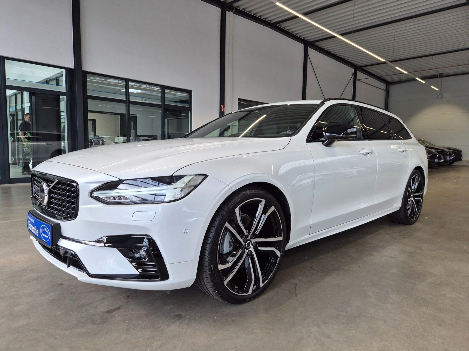 Volvo V90 B4 2.0d ULTIMATE DARK LEDER NAV LED PANO ACC foto 9