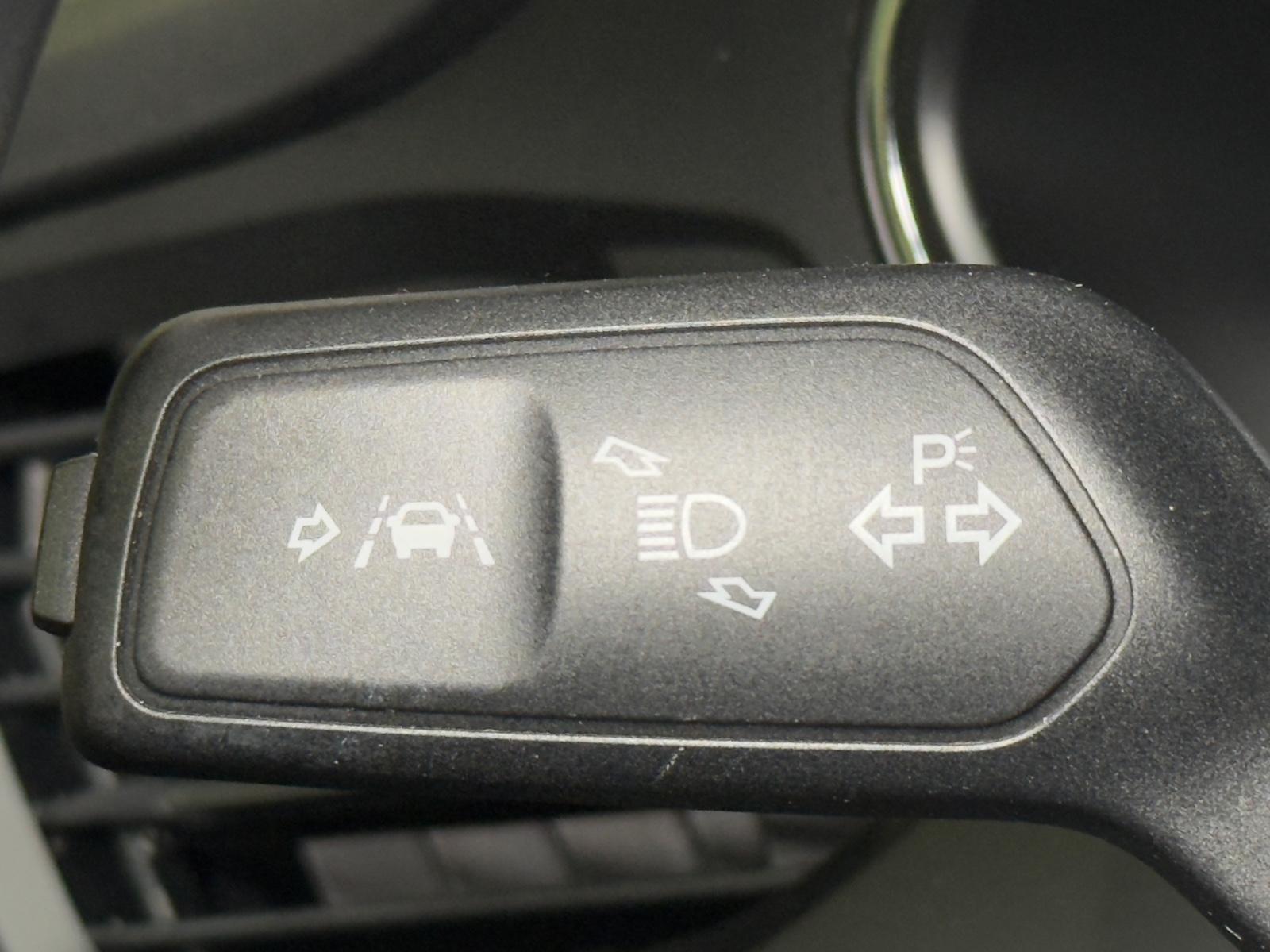 Ford Focus Lim. Active*PANO*HEAD-UP*KAMERA*SPURHALTE