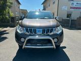 Mitsubishi L200 Plus Club Cab 4WD - Mitsubishi L200: Geländewagen