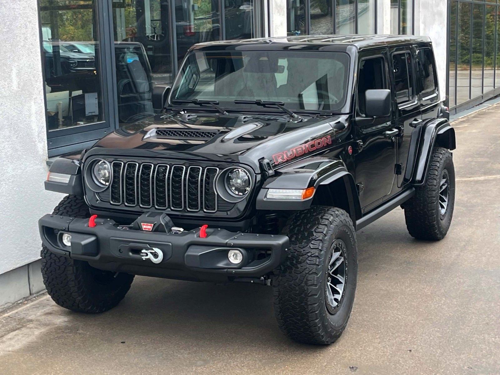 Vehicle photo 3