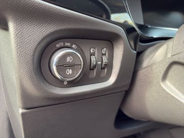 Fotografie des Opel Corsa Elegance AT Leder Kamera LED Sitzheizung