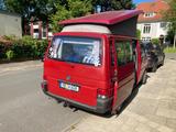 Volkswagen T4 California - rote Volkswagen T4 California