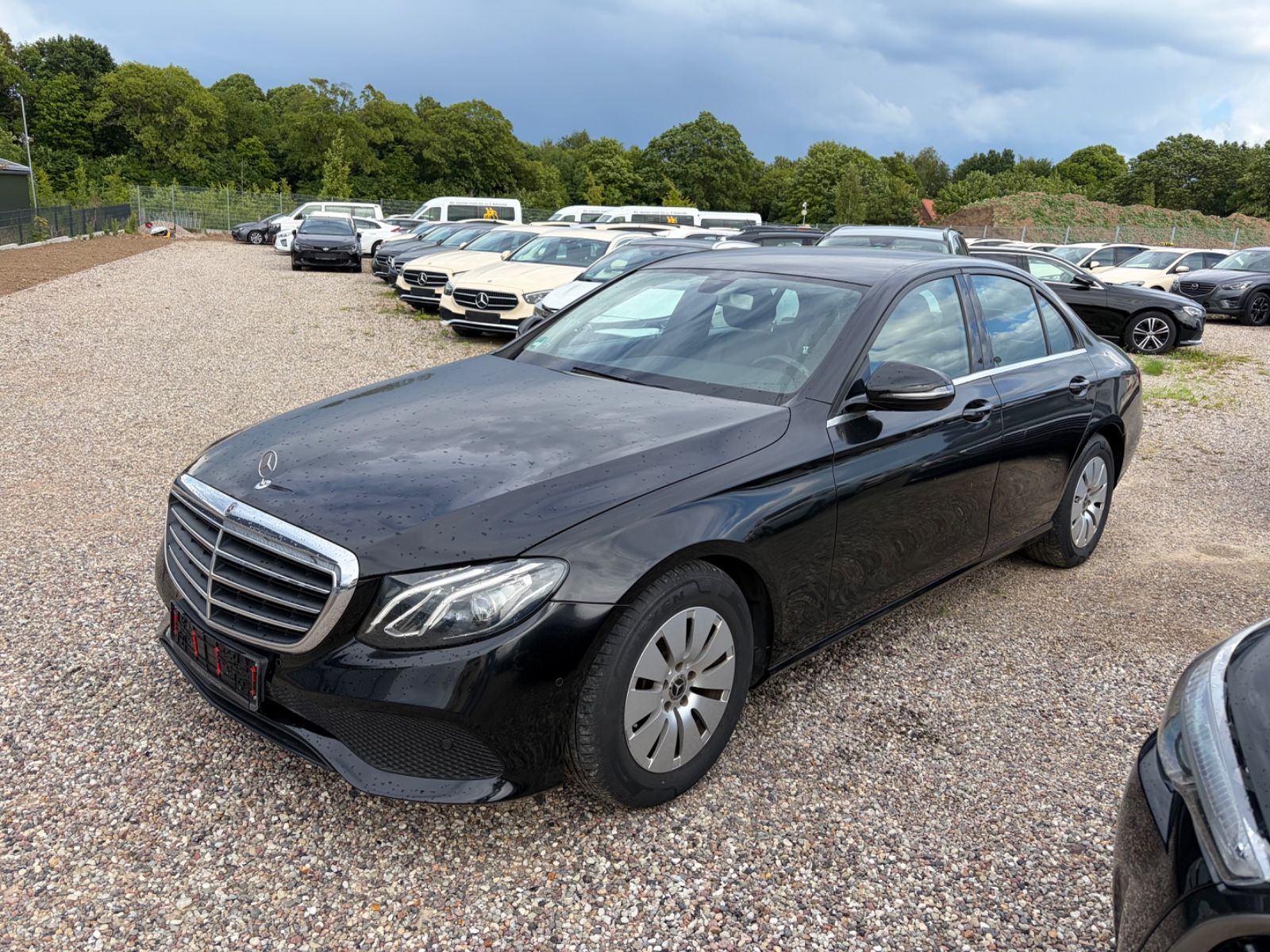 MERCEDES-BENZ E 200