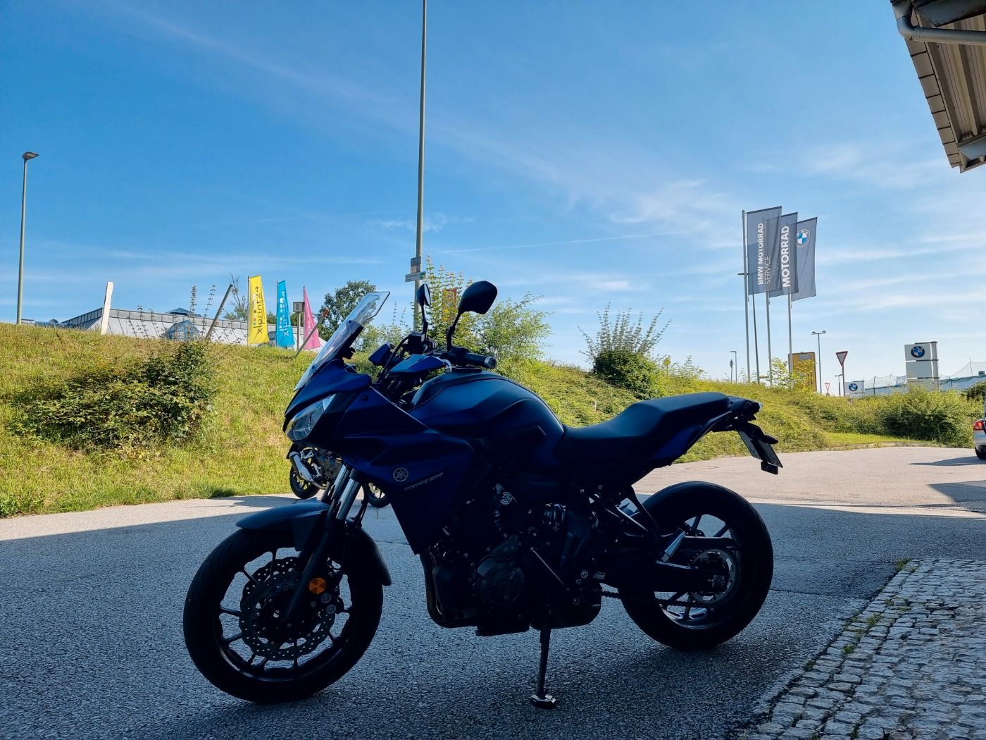 Fahrzeugabbildung Yamaha Tracer 700 kurzer KZH Seitenständervergrößerung