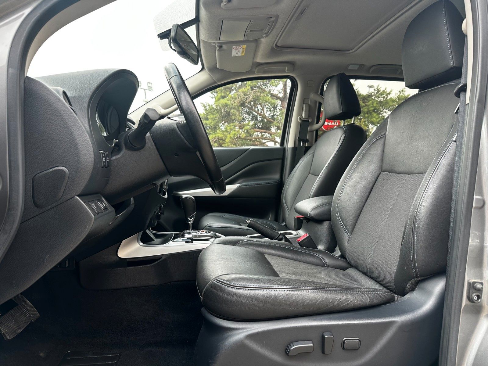 Fahrzeugabbildung Nissan Navara NP300 N-Guard Double Cab 4x4