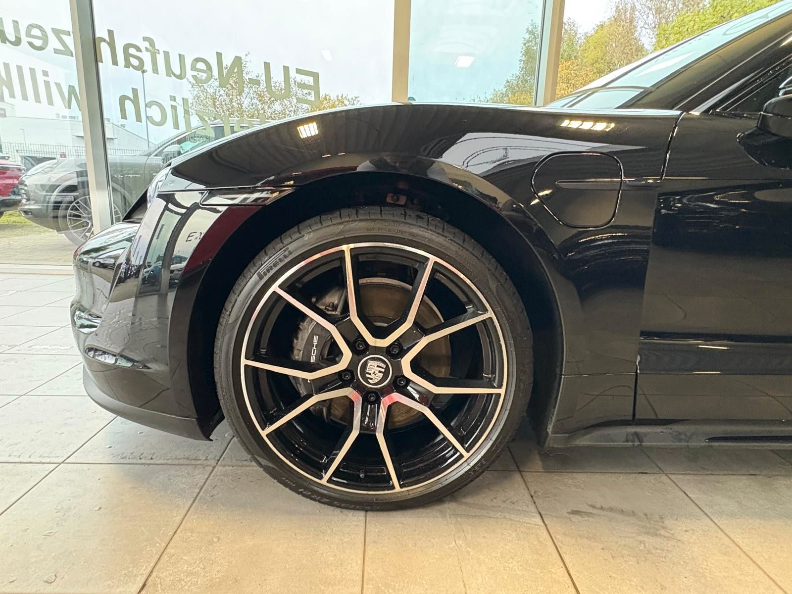 Fahrzeugabbildung Porsche Taycan Sport Turismo/Sportchrono/Bose/Pano/