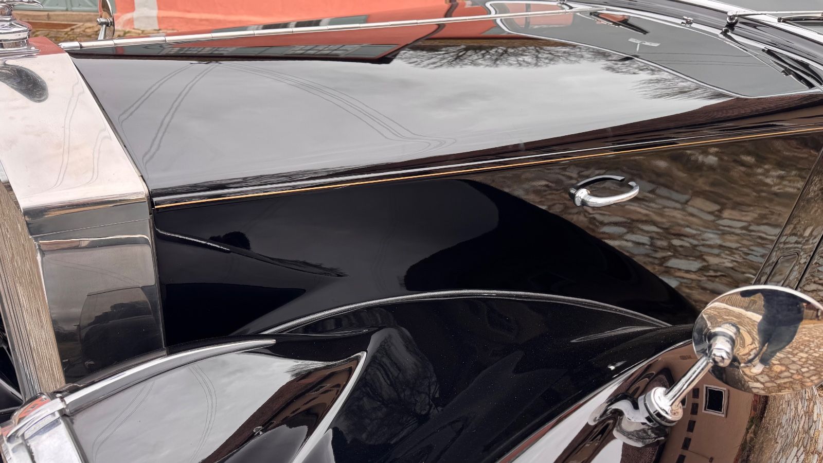 Rolls-Royce Silver Dawn 23