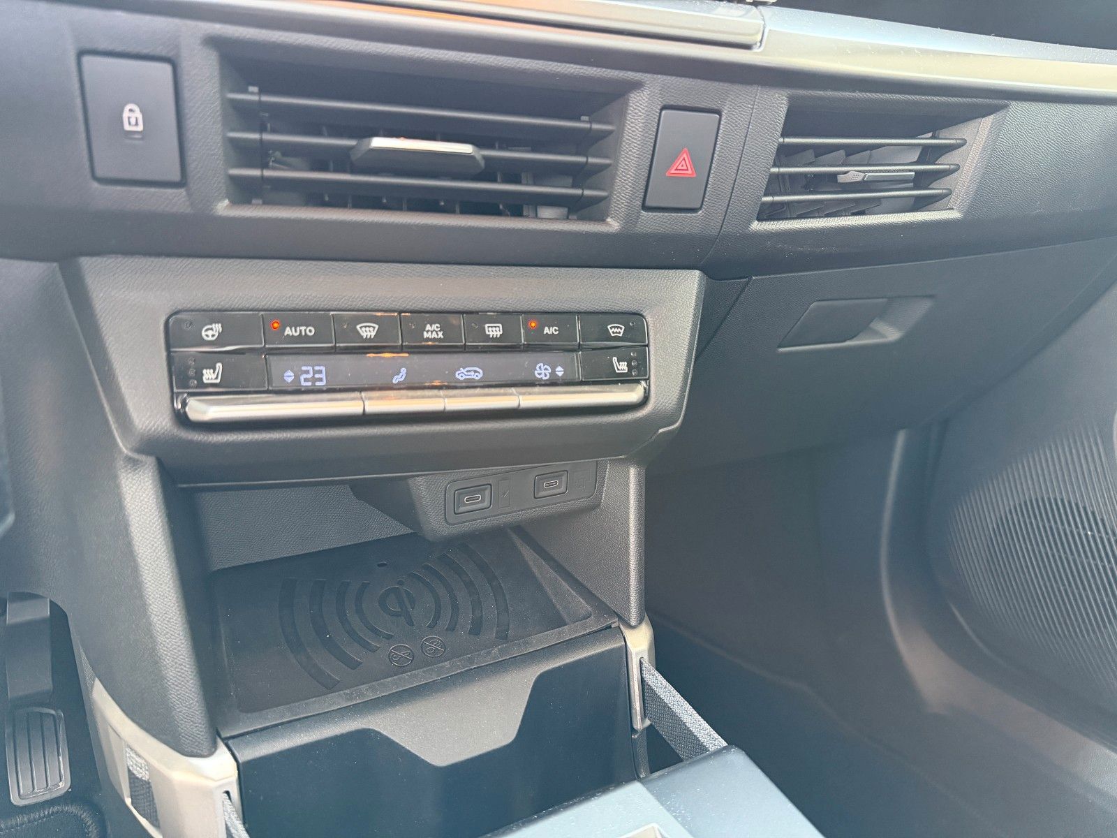 Fahrzeugabbildung Opel Frontera 1.2 Edition W Kamera,LED,Navi,PDC,LM