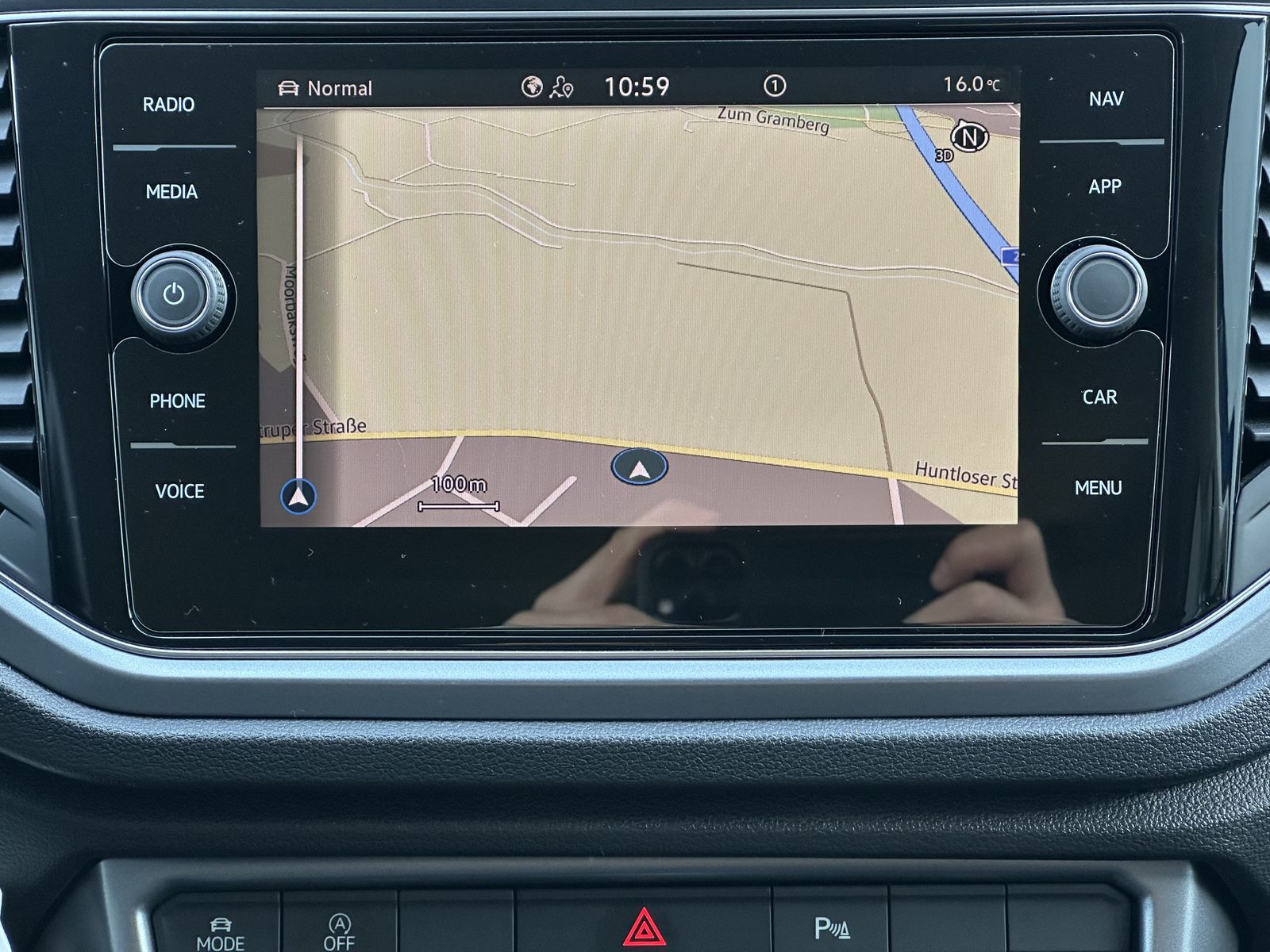 Fahrzeugabbildung Volkswagen T-Roc 2.0 TDI DSG Active NAV+LED+ACC+KAMERA+17ZO