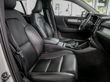 Volvo XC40 Momentum Pro 2WD Parkassistent-Paket Leder