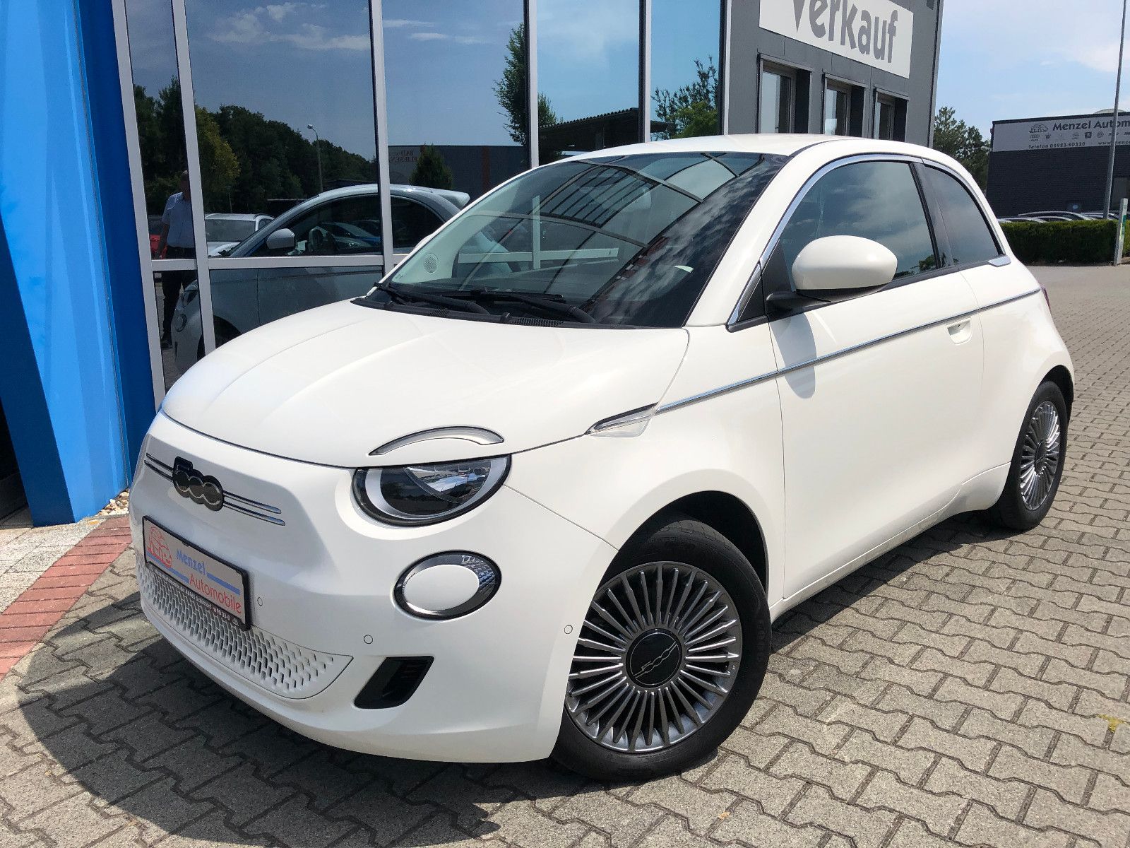 Fiat 500e 42kWh  KAM NAVI ACC SH Alu UPE: 40.990€!! imagem 2