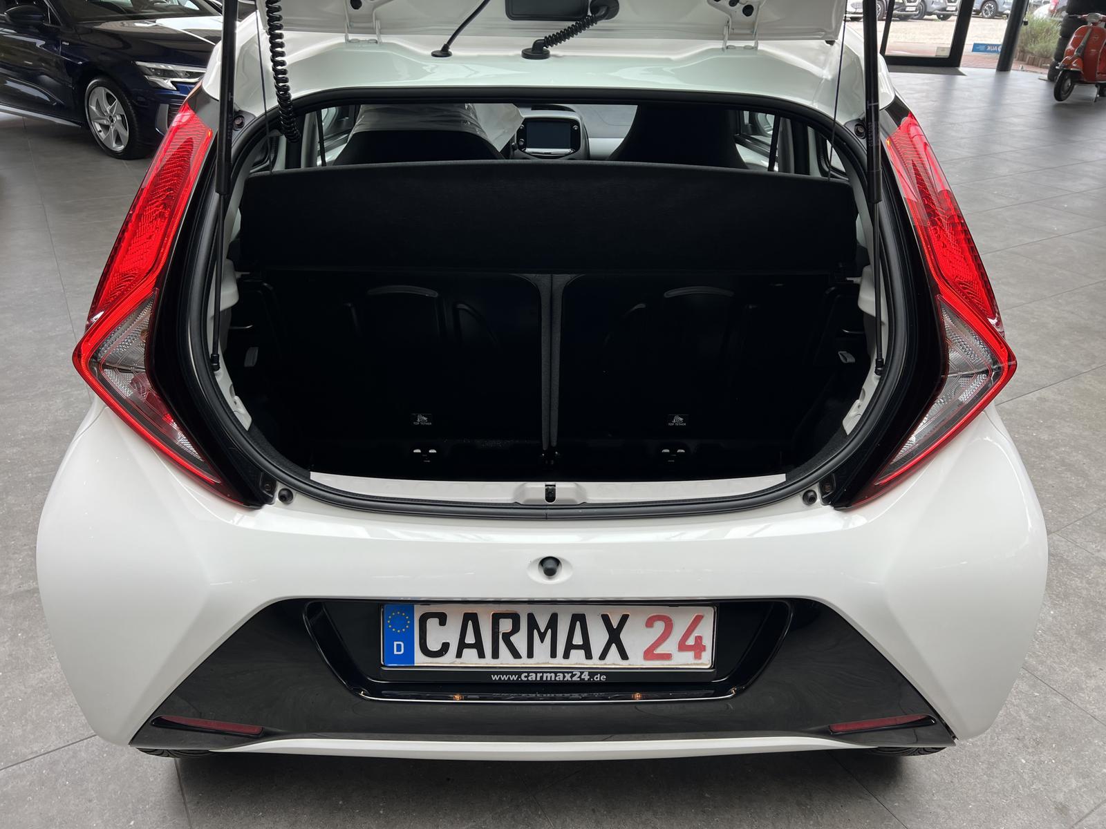 Toyota Aygo x-play connect CarPlay Klima Tempomat Touch